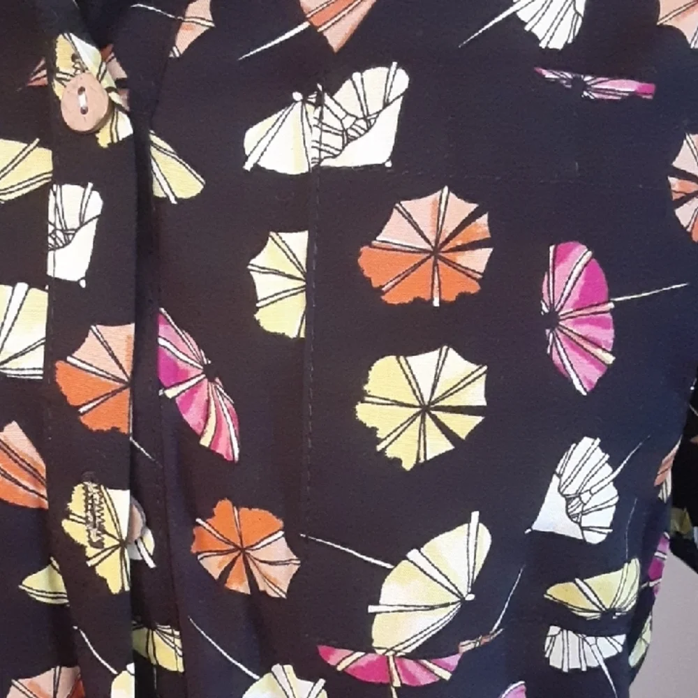 Colorful Umbrella Print Button-Up Shirt - Picture 2 of 6